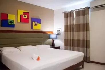 هتل Curacao Suites