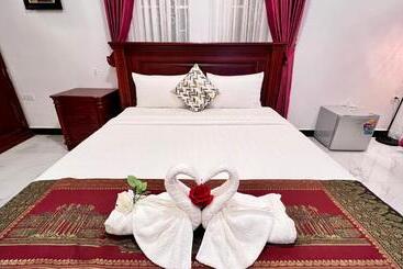 پانسیون Nyna Villa Guesthouse