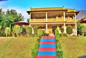 ホテル Lamzy Pari Mahal