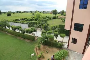 Hôtel Oyo 70165 Royal Green Hotal