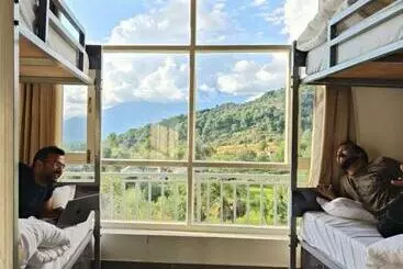 Auberge Tlo The Life Outdoor, Bir