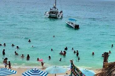 پانسیون Baru Hostel Club