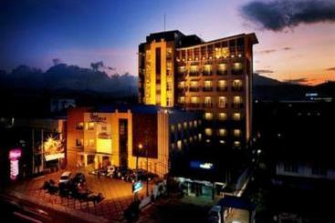 هتل Grand Anugerah