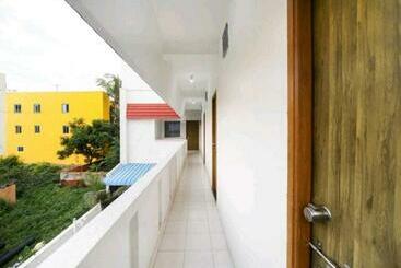 Hotel Spot On Shappy Inn Koyambedu Near Pvr Spi Palazzo Chennai