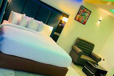 ホテル Beniks Courtyard