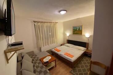 Pensió Penzión U Aďky