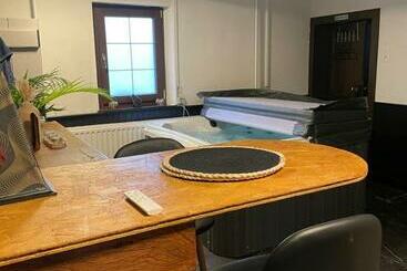 膳宿费 Casa Wellness Floreffe Jacuzzi