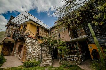 Pension Eco Tampu Andahuaylillas  Hospedaje Ecosostenible
