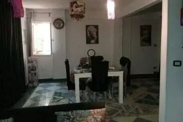پانسیون Shared Apartment