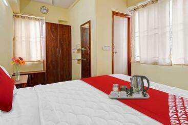 בית מלון כפרי Flagship S M Residency Near Mysore Road Metro Station