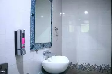 ホテル Neuaura Stays