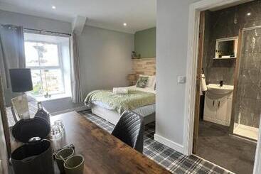 בית מלון כפרי Black Bull