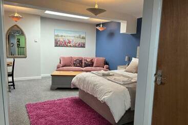 تختخواب و صبحانه Y Teifi   Room Only