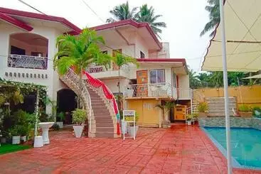 Hotelli Ladolcevita Inland Resort