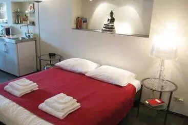 Amsterdam Canal Guest Apartment