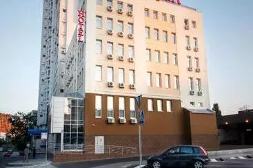 Bonapart Hotel By Uhm