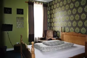 Отель East Midlands Guesthouse