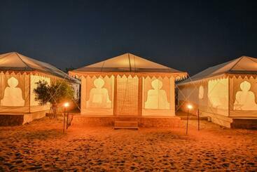 Hotel Dolatgarh Desert Camp