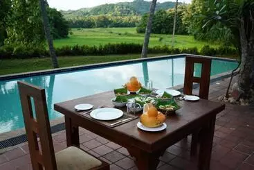 Hotel Raddegoda Walawwa Kurunegala