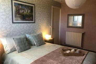 مبيت وإفطار Biroc Bnb Pyrenees