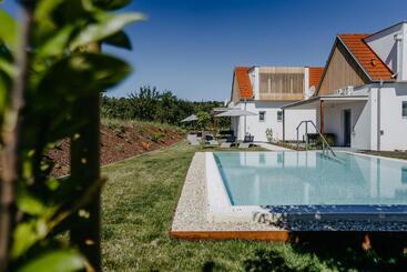 Апарт-отель Weinberg Chalet 2