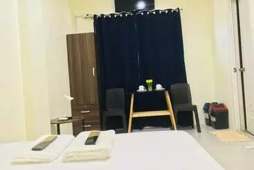 هتل کپسول Avelina Inn