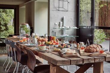 פנסיון La Porte Rouge Rbx