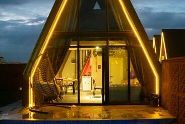 فنادق الكبسولة Triangle Life Suit