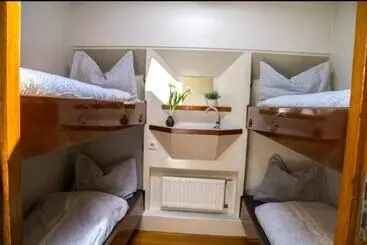 Bed and Breakfast Zeilschip De Hester