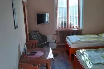 Majatalo Penzion Pod Hradbami