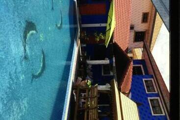 پانسیون Waruneevilla