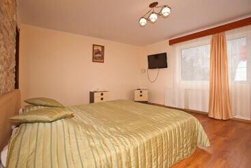 پانسیون Casa Tudor