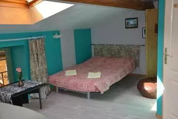 Aamiaismajoitus (B&B) Studio Et Colocation Gîte Les 7 Fontaines