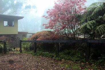 צימר Tomah Retreat   Studio Breathe With Fireplace