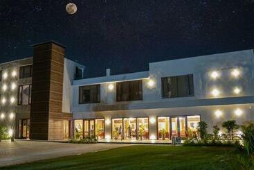 Hotel The Zenith A Boutique By Hot Millions