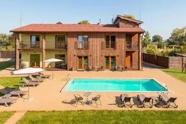 Hotelli Eden Resort