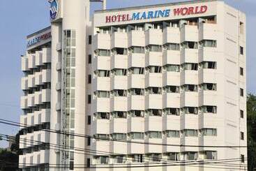 ホテル Marine World