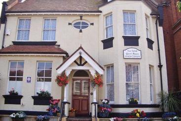 فندق The Sea Spirit Guest House