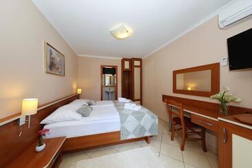 בקתות Mediterranean Village San Antonio