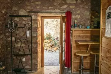 Bed & Breakfast Le Donjon De La Reine Margot