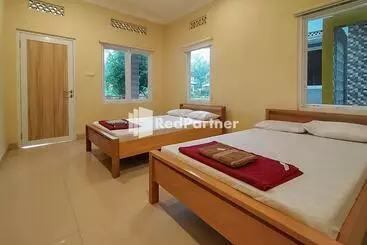 Hotel Batu Homestay Puncak Mitra Reddoorz