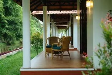 Palmgrove Lake Resort