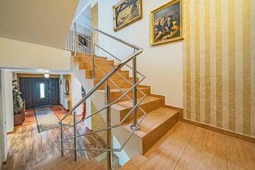 Pension Onix Vienna Airport