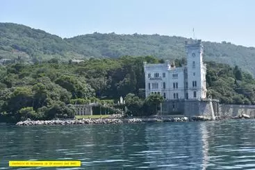 ベッドアンドブレックファースト Al Vecchio Glicine