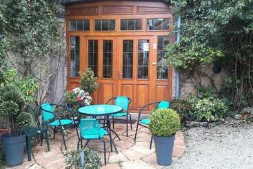 مبيت وإفطار Le Chanois