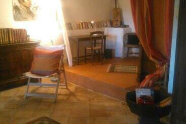 مبيت وإفطار Mareillagues