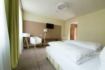 Otel Landgasthof Zum Goldenen Hirschen