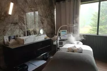 Nomi Resort