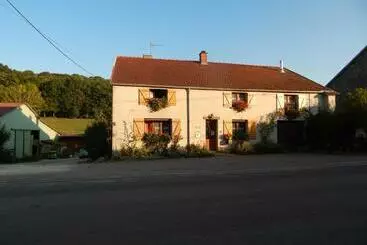 Aamiaismajoitus (B&B) A La Source Du Saolon