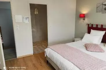 Nocleg ze śniadaniem Chambre D Hôtes Le Domaine Des Hirondelles